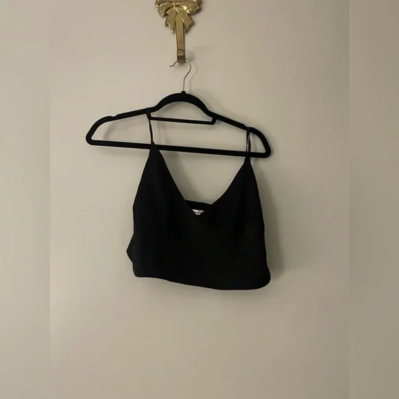 Abercrombie black 2 piece satin set. Cropped v neck top and trousers. - Picture 8 of 8